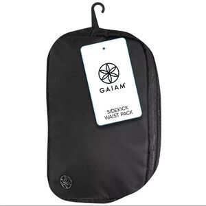 GAIAM Black Belt Bag NWT